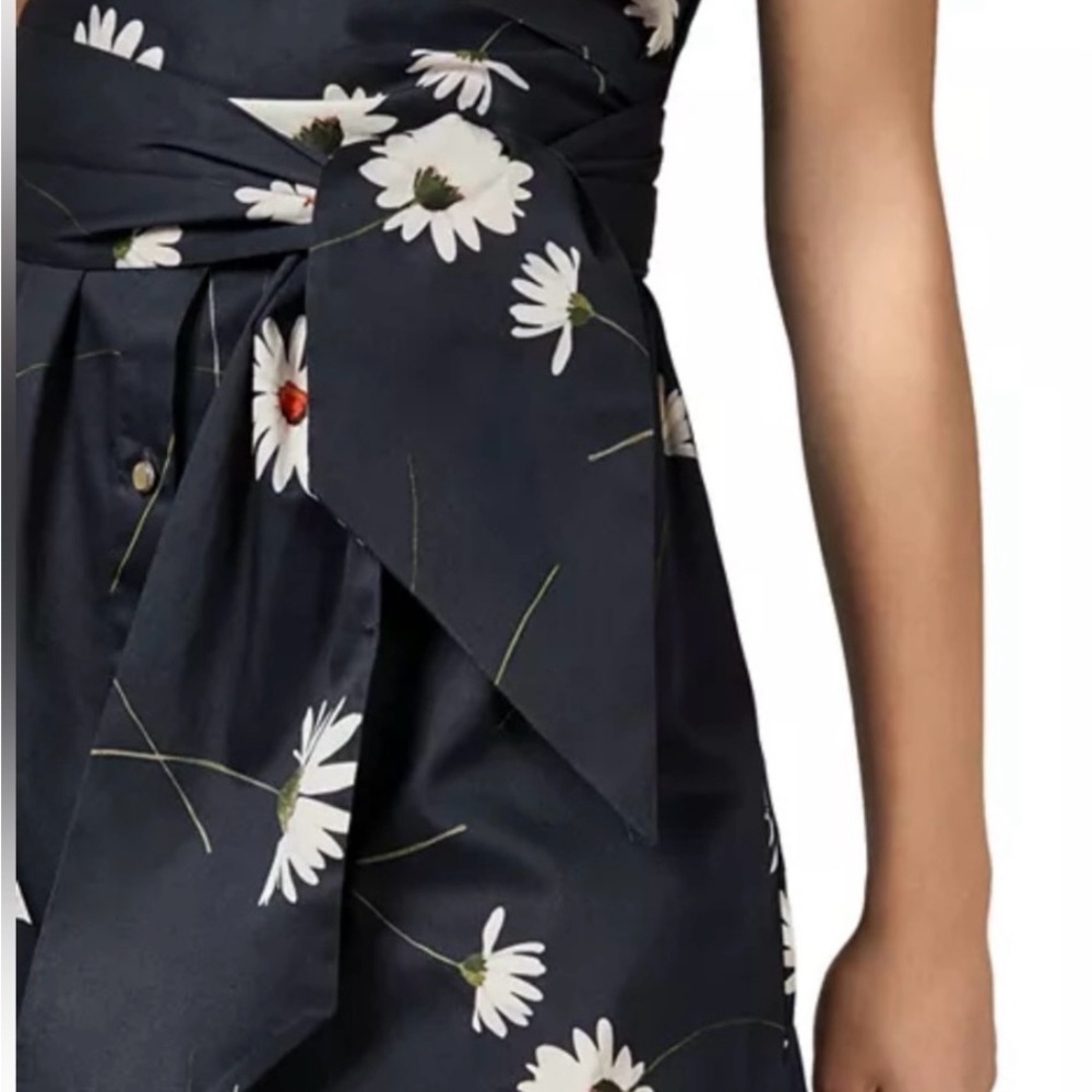 Ted Baker Errita Daisy print button up. Like New , worn only a couple times